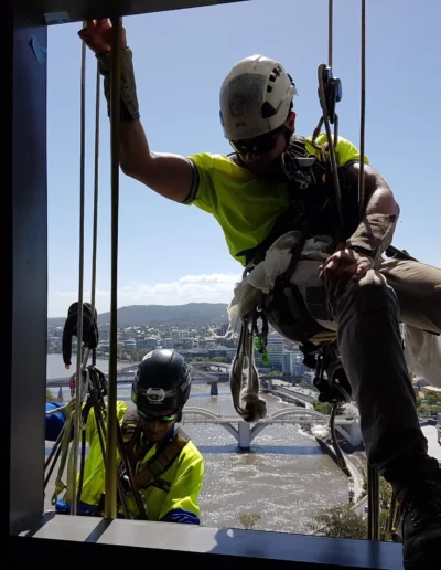 high rise industrial abseiling window cleaning brsibane gold coast